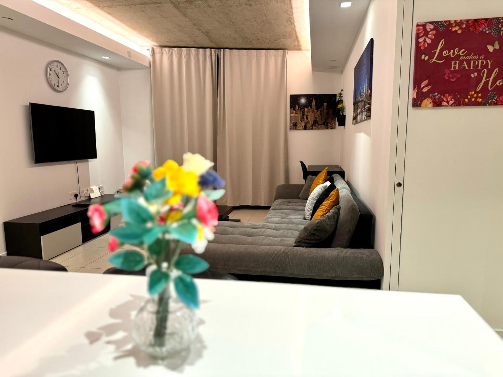 Excel Cosy With Balcony & River View Close To O2 Arena, Cable Car, City Hall Appartamento *