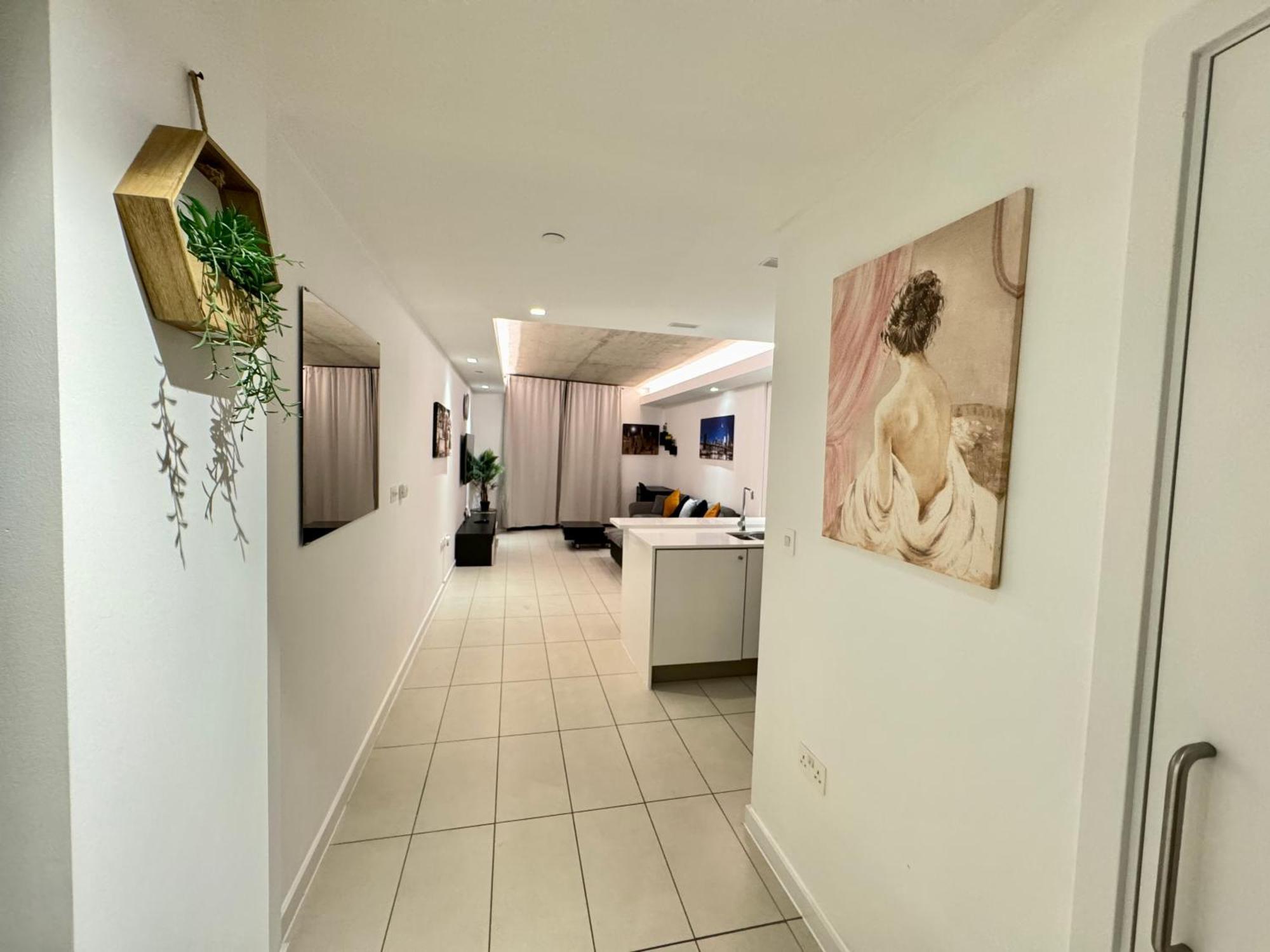 Excel Cosy With Balcony & River View Close To O2 Arena, Cable Car, City Hall Appartamento