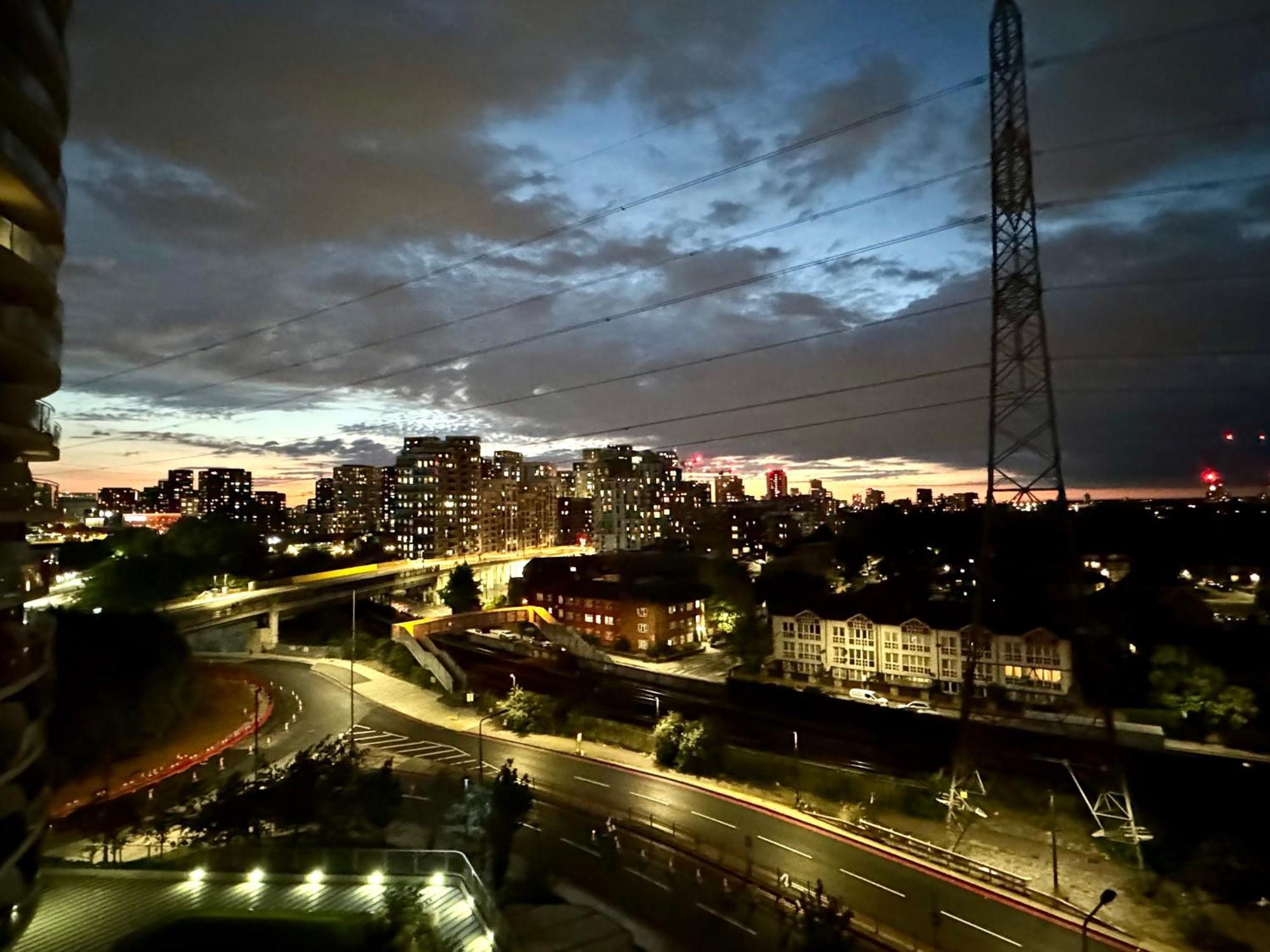 Appartamento Excel Cosy With Balcony & River View Close To O2 Arena, Cable Car, City Hall Londra