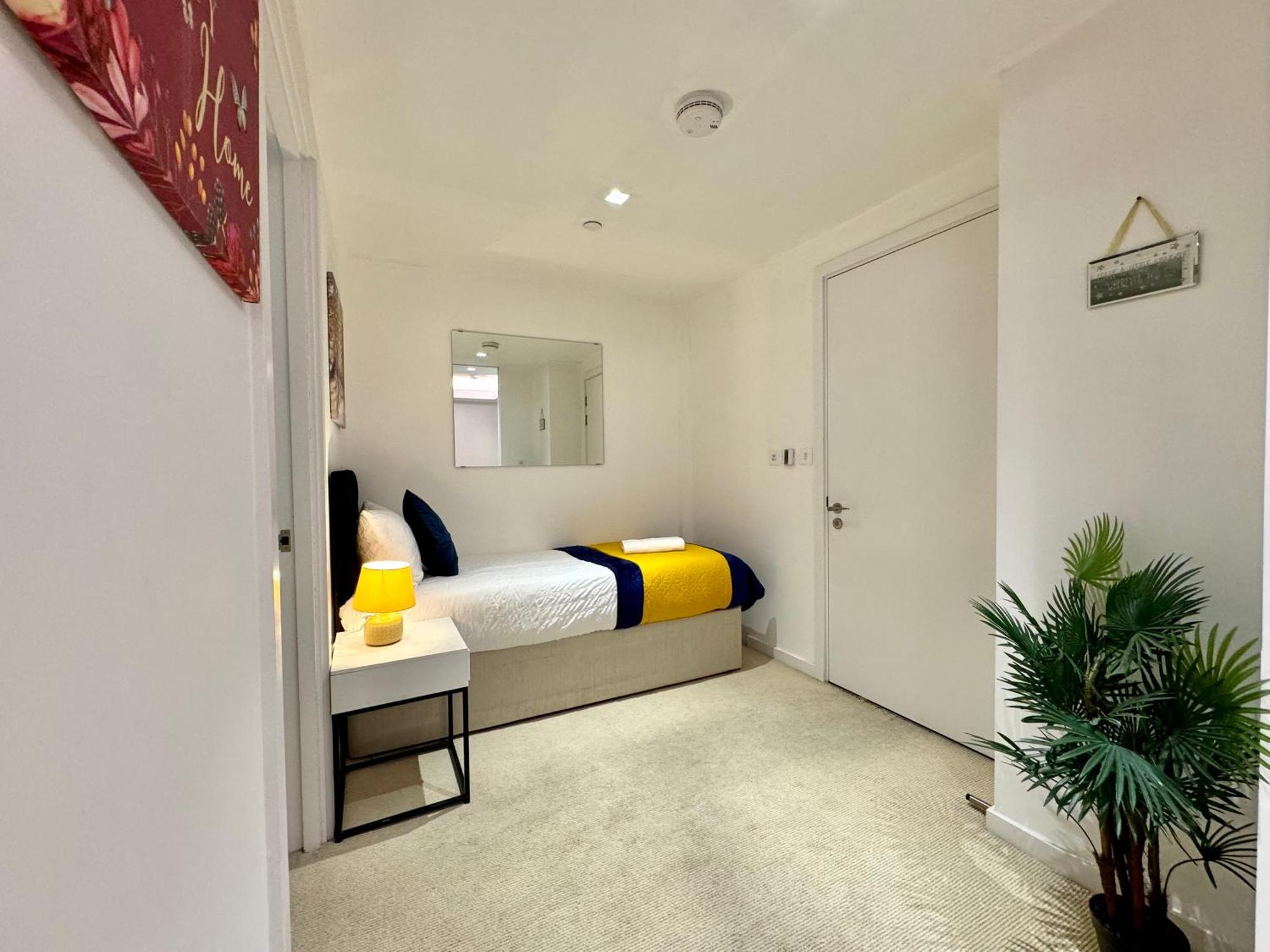 Appartamento Excel Cosy With Balcony & River View Close To O2 Arena, Cable Car, City Hall