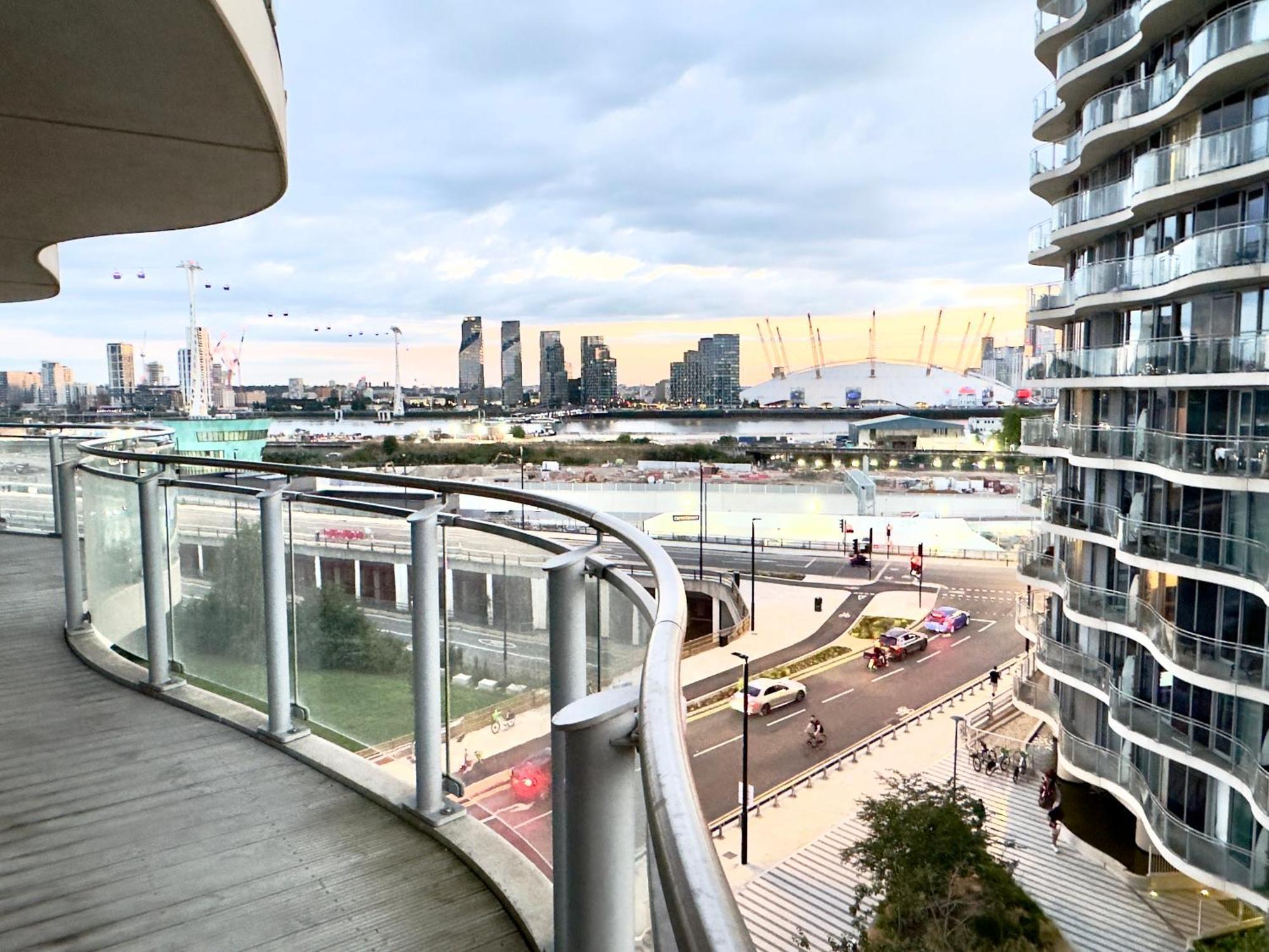 Excel Cosy With Balcony & River View Close To O2 Arena, Cable Car, City Hall * Londra